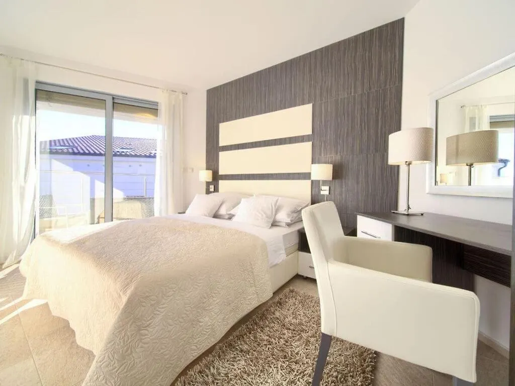 Miracle 2 Comfortable Holiday Residence Krk Town