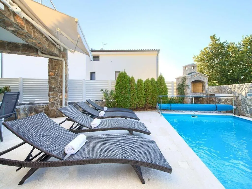 Miracle 2 Comfortable Holiday Residence Krk Town