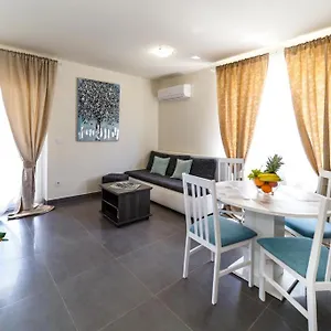 Apartmán Leondori, Krk Town