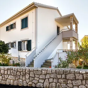 Anton Apartman