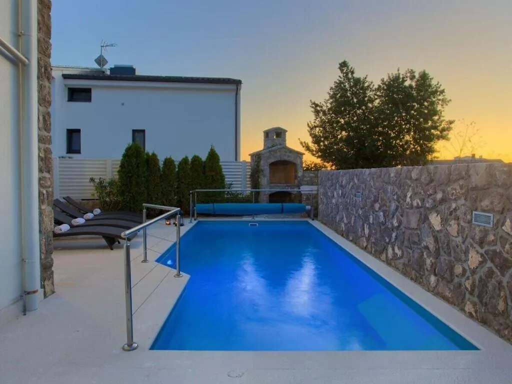 Miracle 2 Comfortable Holiday Residence Krk Town